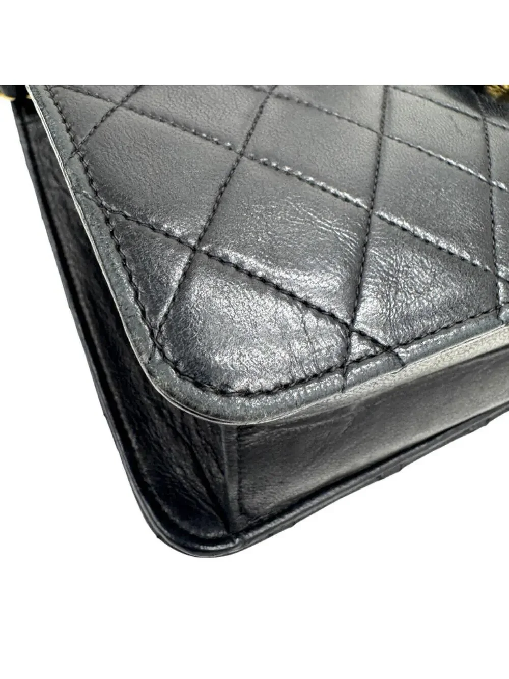 Chanel Vintage Clutch With Chain #299286C35B